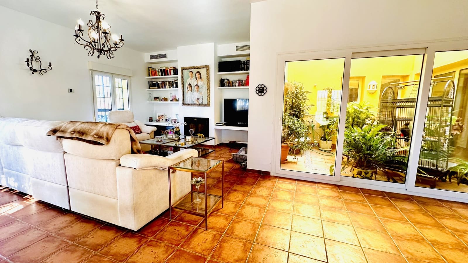 3 bedroom Villa for sale in Manilva with pool - € 960,000 (Ref: 9057448)