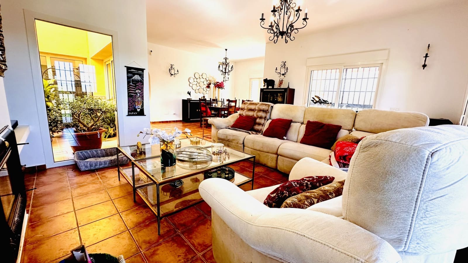 3 bedroom Villa for sale in Manilva with pool - € 960,000 (Ref: 9057448)