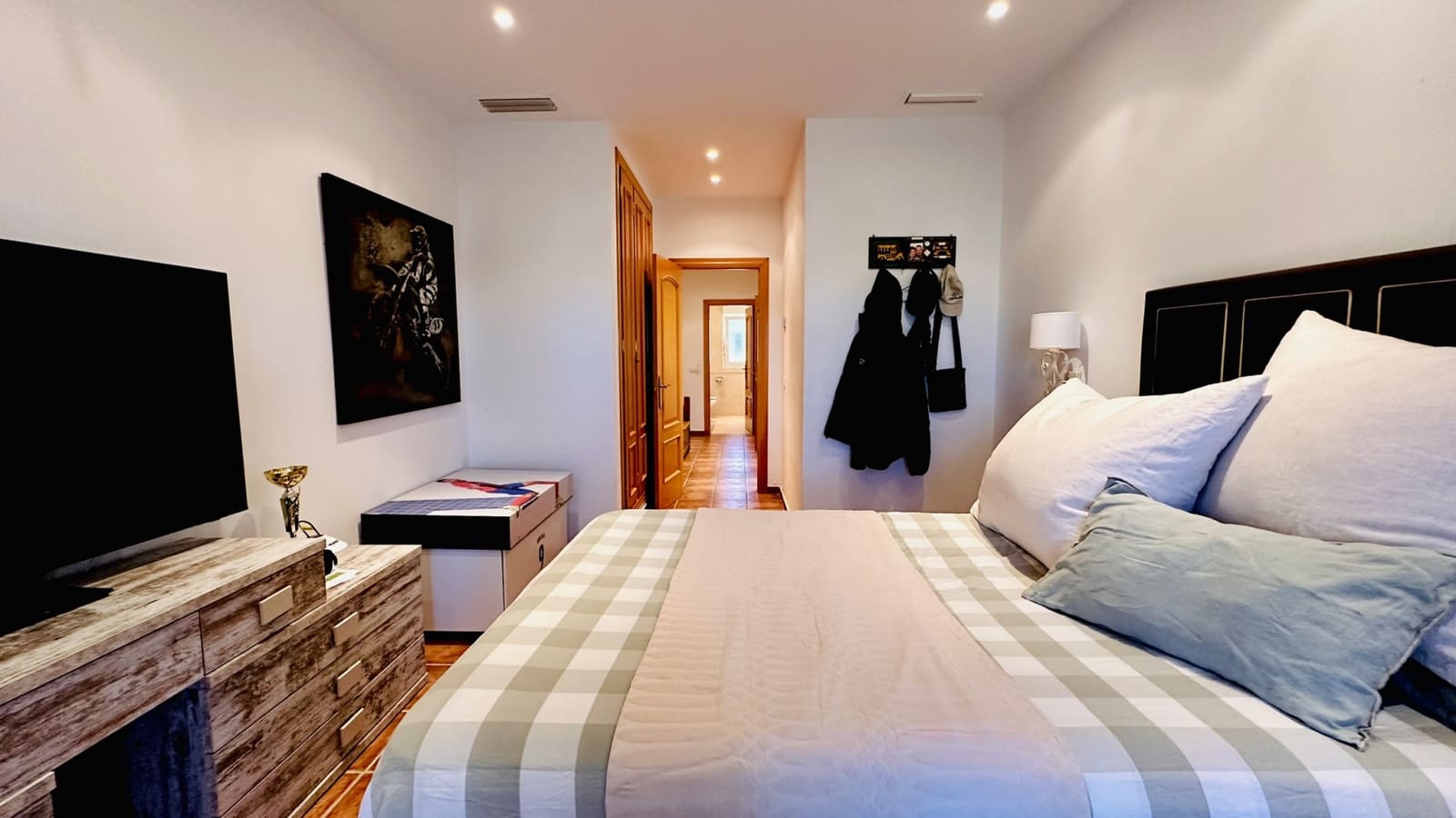 3 bedroom Villa for sale in Manilva with pool - € 960,000 (Ref: 9057448)