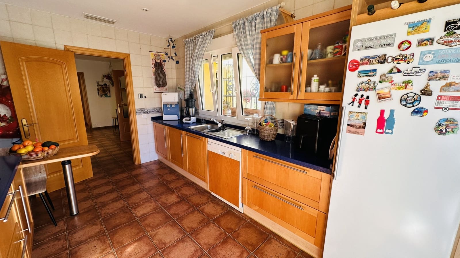 3 bedroom Villa for sale in Manilva with pool - € 960,000 (Ref: 9057448)