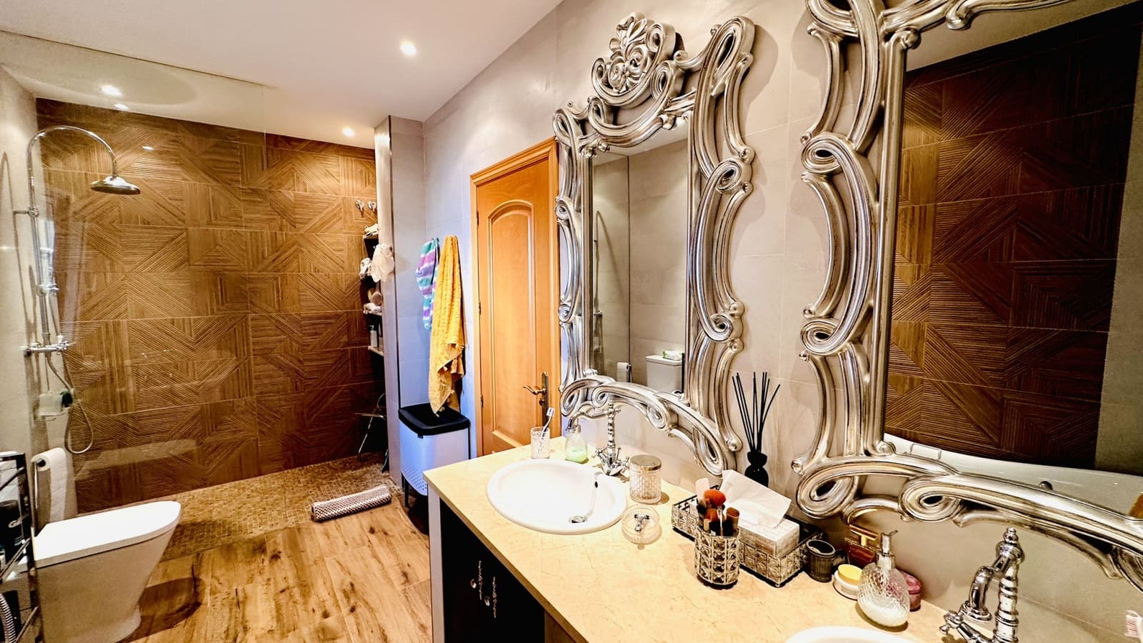 3 bedroom Villa for sale in Manilva with pool - € 960,000 (Ref: 9057448)