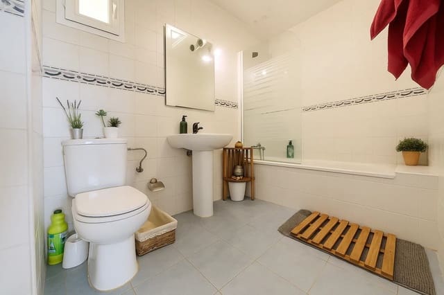 Apartamento de 2 habitaciones en Manilva en venta con piscina garaje - 195.000 € (Ref: 9321674)