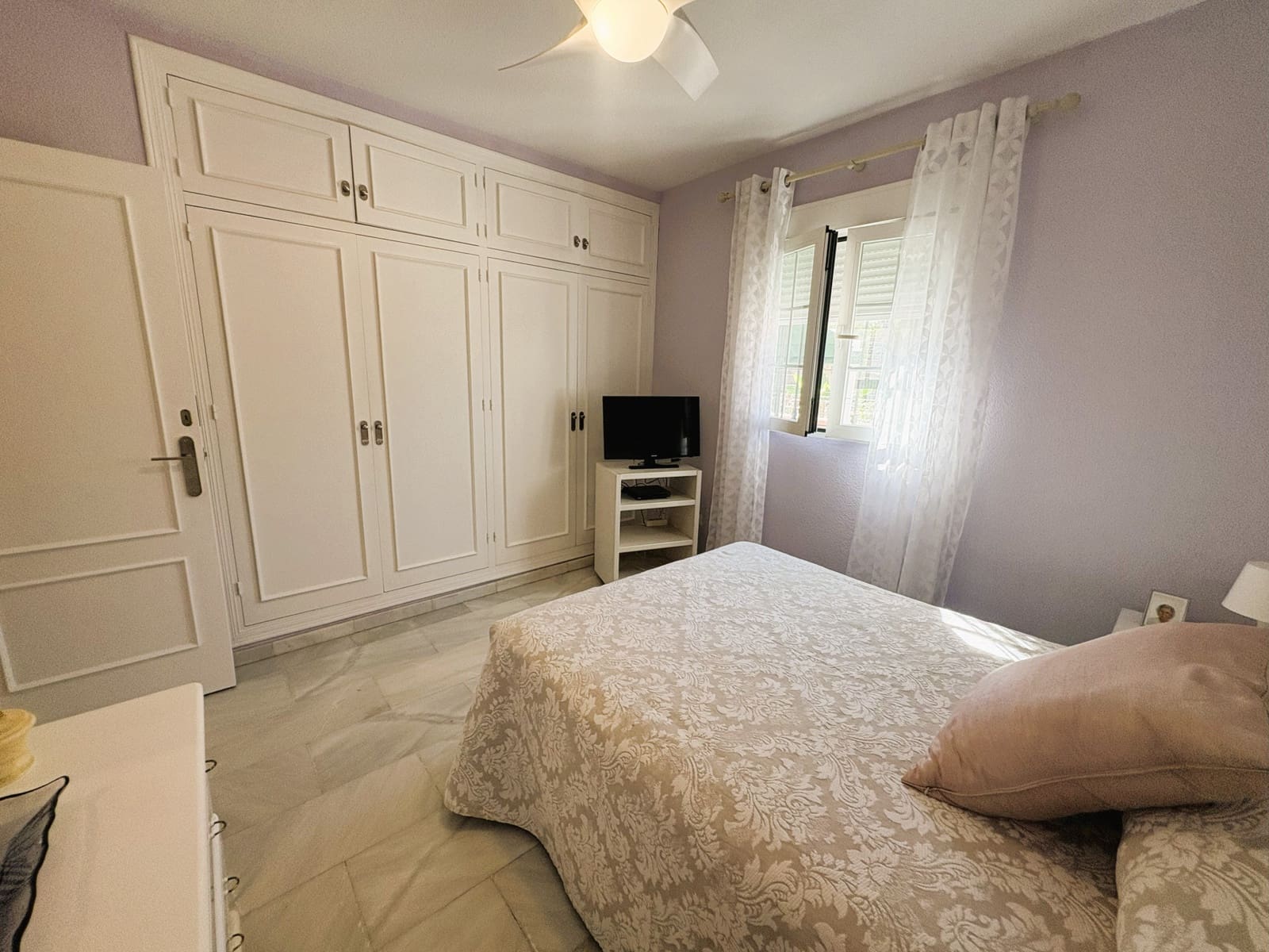 2 bedroom Apartment for sale in Manilva with garage - € 275,000 (Ref: 9344594)