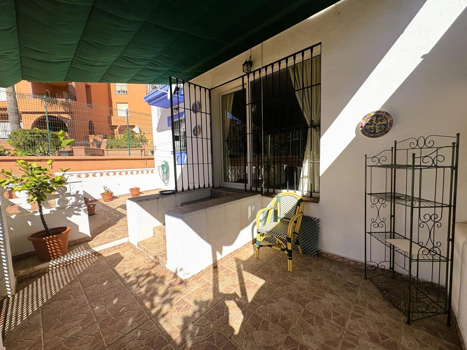 2 bedroom Apartment for sale in Manilva with garage - € 275,000 (Ref: 9344594)