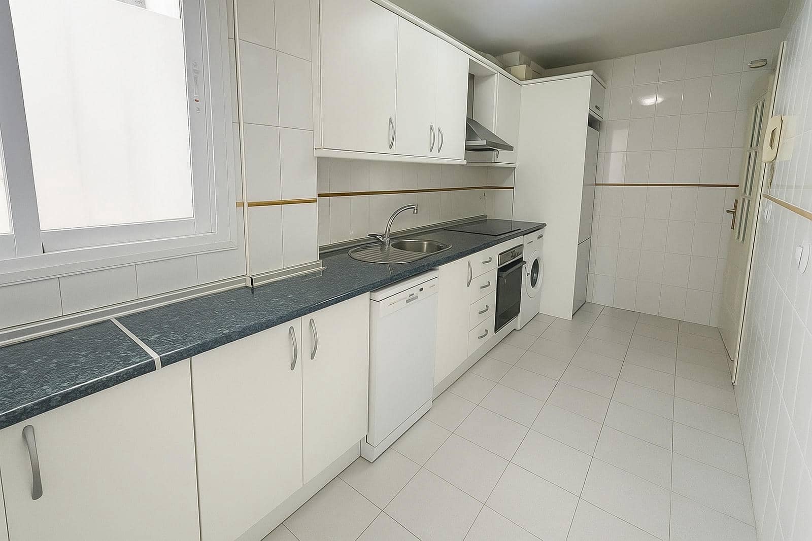 2 quarto Apartamento para venda em Manilva com piscina garagem - 245 000 € (Ref: 9347099)