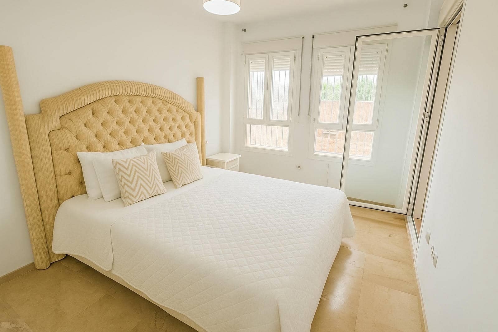 2 quarto Apartamento para venda em Manilva com piscina garagem - 245 000 € (Ref: 9347099)