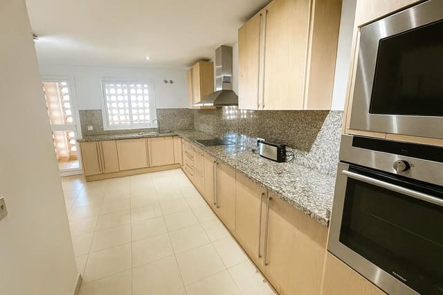 2 sypialnia Apartament na sprzedaż w Manilva z basenem garażem - 260 000 € (Ref: 9398289)