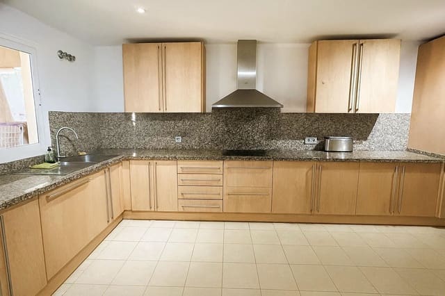 2 sypialnia Apartament na sprzedaż w Manilva z basenem garażem - 260 000 € (Ref: 9398289)