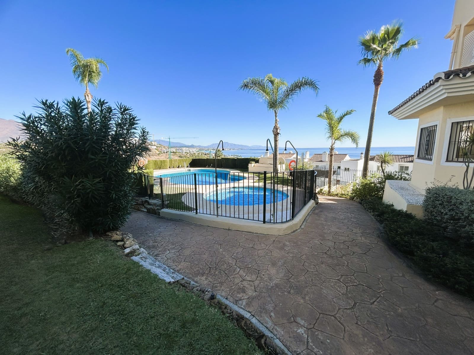 2 quarto Apartamento para venda em Casares com piscina garagem - 320 000 € (Ref: 9413892)