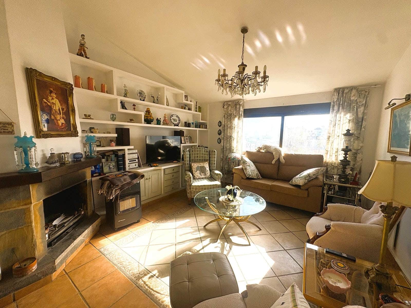 Chalet de 2 habitaciones en Casares en venta con piscina - 369.500 € (Ref: 9497129)