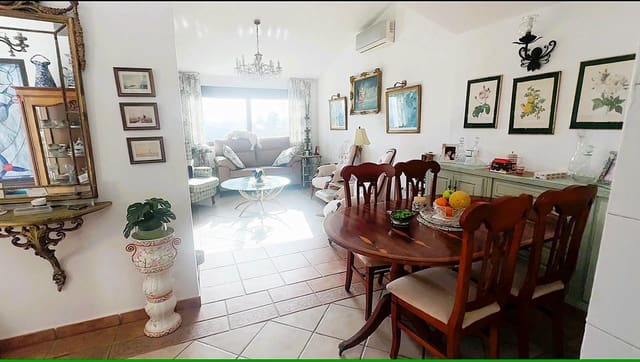 Chalet de 2 habitaciones en Casares en venta con piscina - 369.500 € (Ref: 9497129)