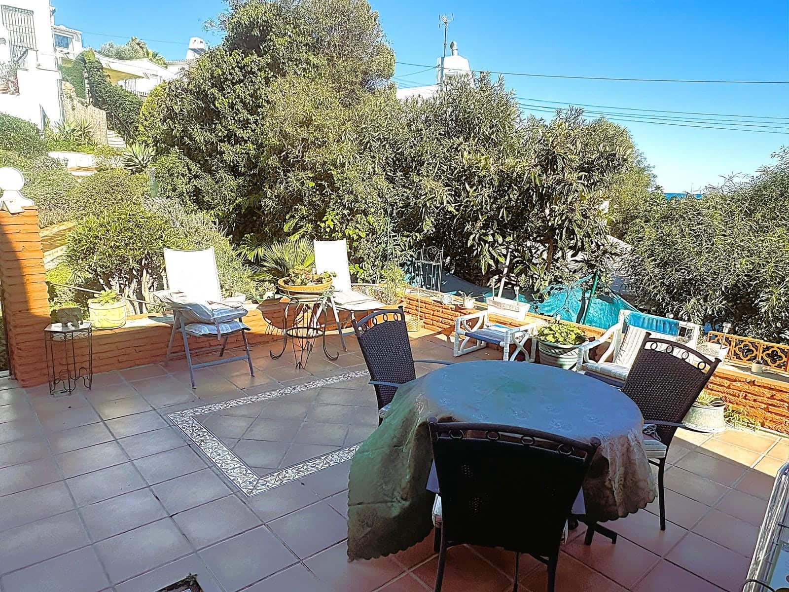Chalet de 2 habitaciones en Casares en venta con piscina - 369.500 € (Ref: 9497129)