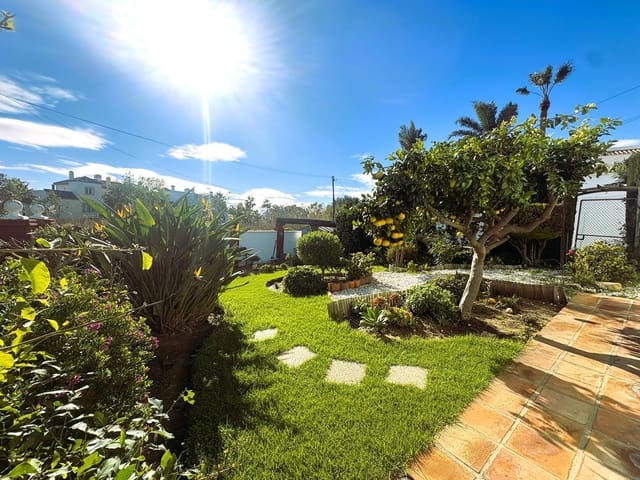 Chalet de 2 habitaciones en Casares en venta con piscina - 369.500 € (Ref: 9497129)