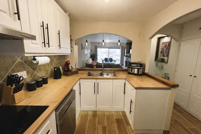 2 sovrum Lägenhet till salu i Manilva med pool - 369 000 € (Ref: 9540942)