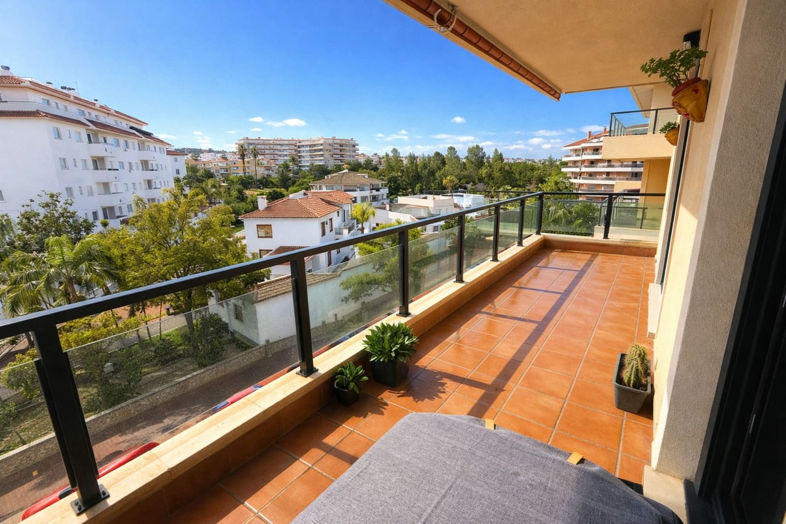 2 sypialnia Apartament na sprzedaż w San Luis de Sabinillas z basenem garażem - 275 000 € (Ref: 9551194)