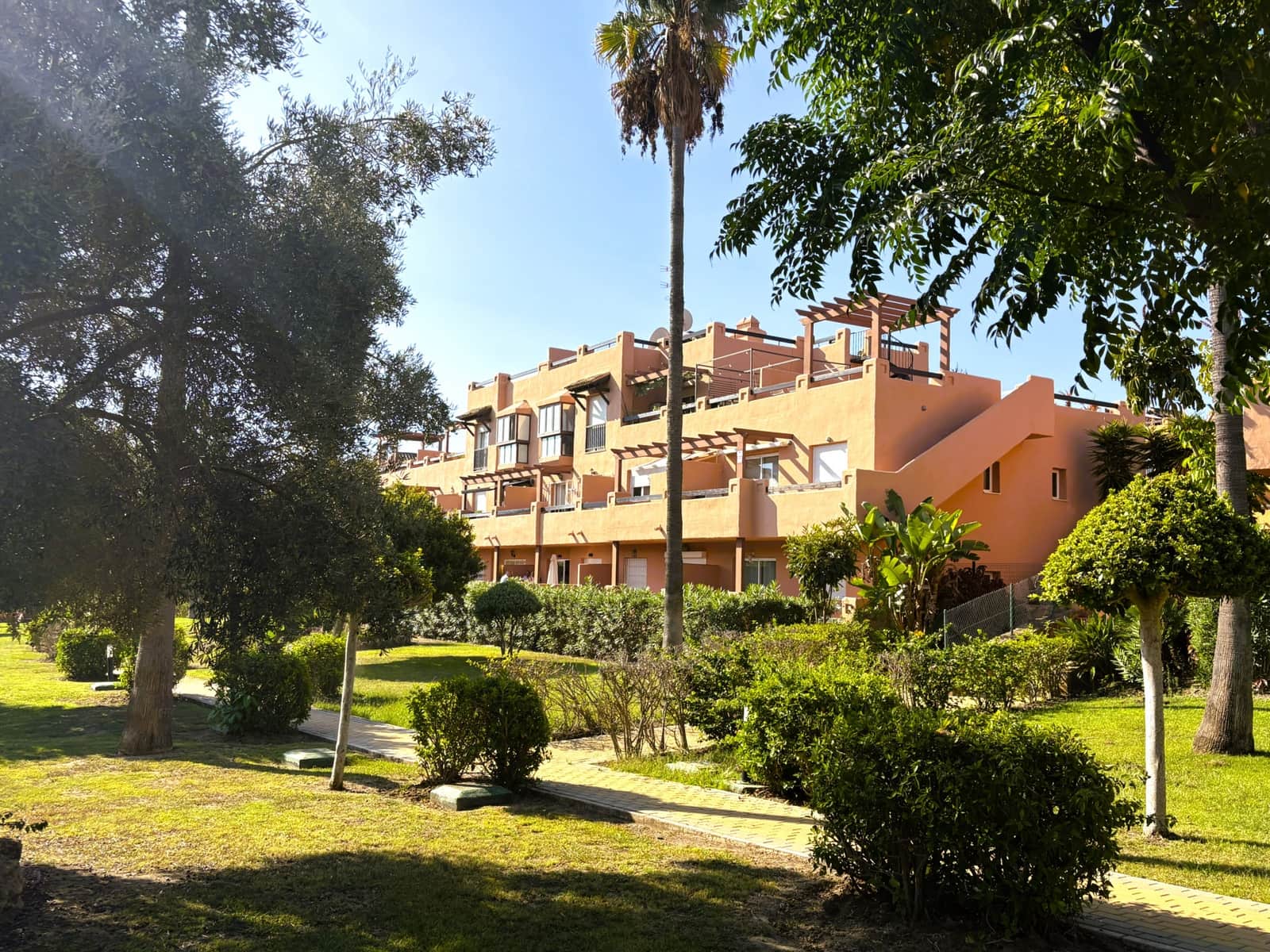 Apartamento de 2 habitaciones en Casares en venta con piscina garaje - 245.000 € (Ref: 9582639)