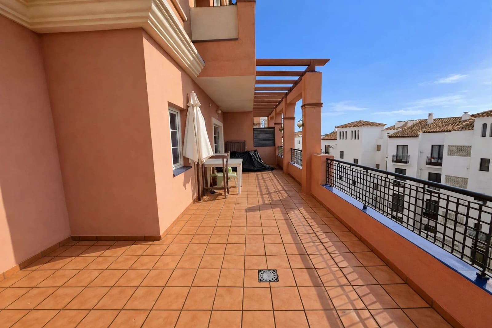 3 slaapkamer Appartement te koop in Manilva met zwembad garage - € 345.000 (Ref: 9604837)