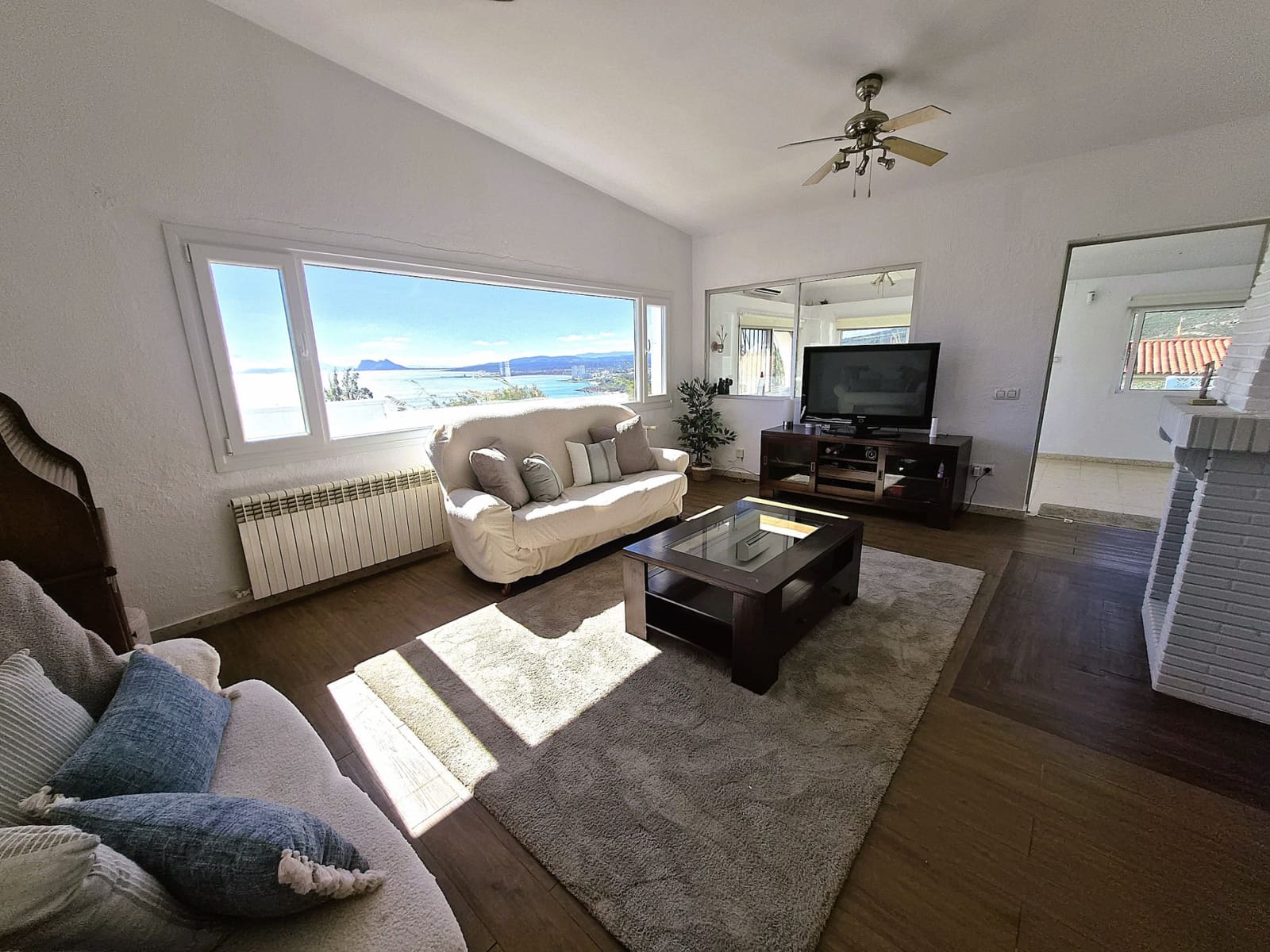 4 bedroom Villa for sale in Manilva with pool garage - € 765,000 (Ref: 9615356)