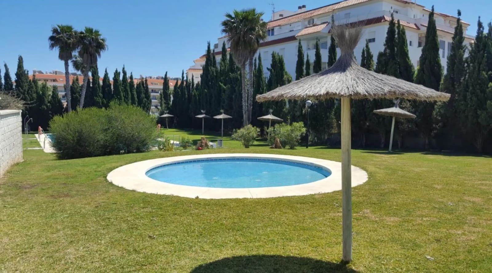 3 slaapkamer Villa te koop in San Luis de Sabinillas met zwembad garage - € 450.000 (Ref: 9634147)