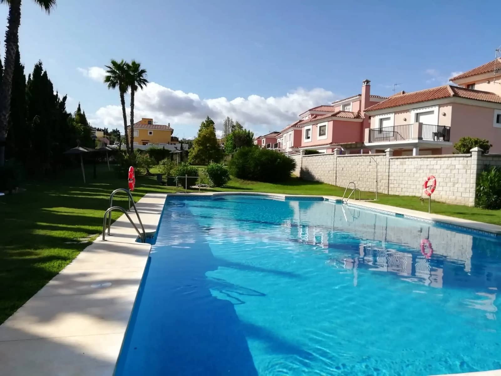 3 soveværelse Villa til salg i San Luis de Sabinillas med swimmingpool garage - € 425.000 (Ref: 9634147)