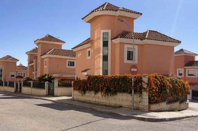 3 soveværelse Villa til salg i San Luis de Sabinillas, Manilva med swimmingpool garage - € 425.000 (Ref: 9634147)