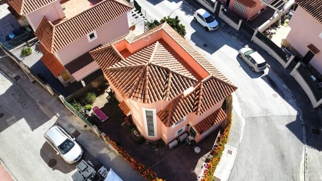 3 soveværelse Villa til salg i San Luis de Sabinillas, Manilva med swimmingpool garage - € 425.000 (Ref: 9634147)
