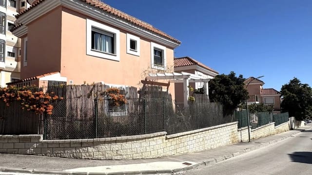 3 soveværelse Villa til salg i San Luis de Sabinillas, Manilva med swimmingpool garage - € 425.000 (Ref: 9634147)