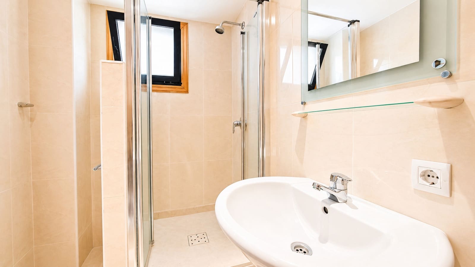 3 bedroom Villa for sale in San Luis de Sabinillas with pool garage - € 425,000 (Ref: 9634147)