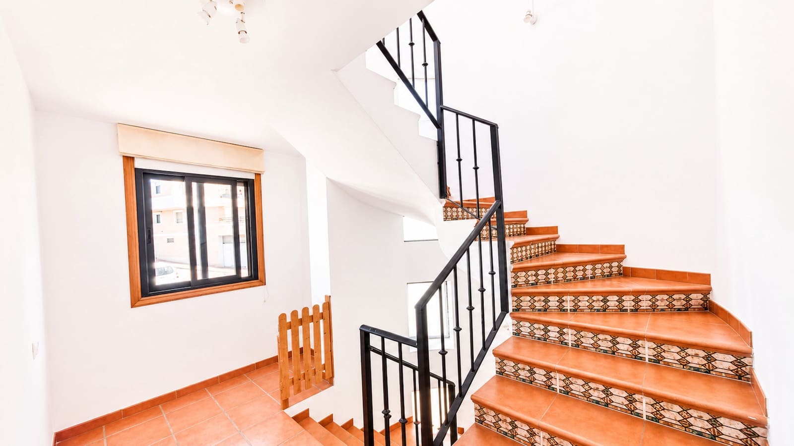 3 bedroom Villa for sale in San Luis de Sabinillas with pool garage - € 425,000 (Ref: 9634147)