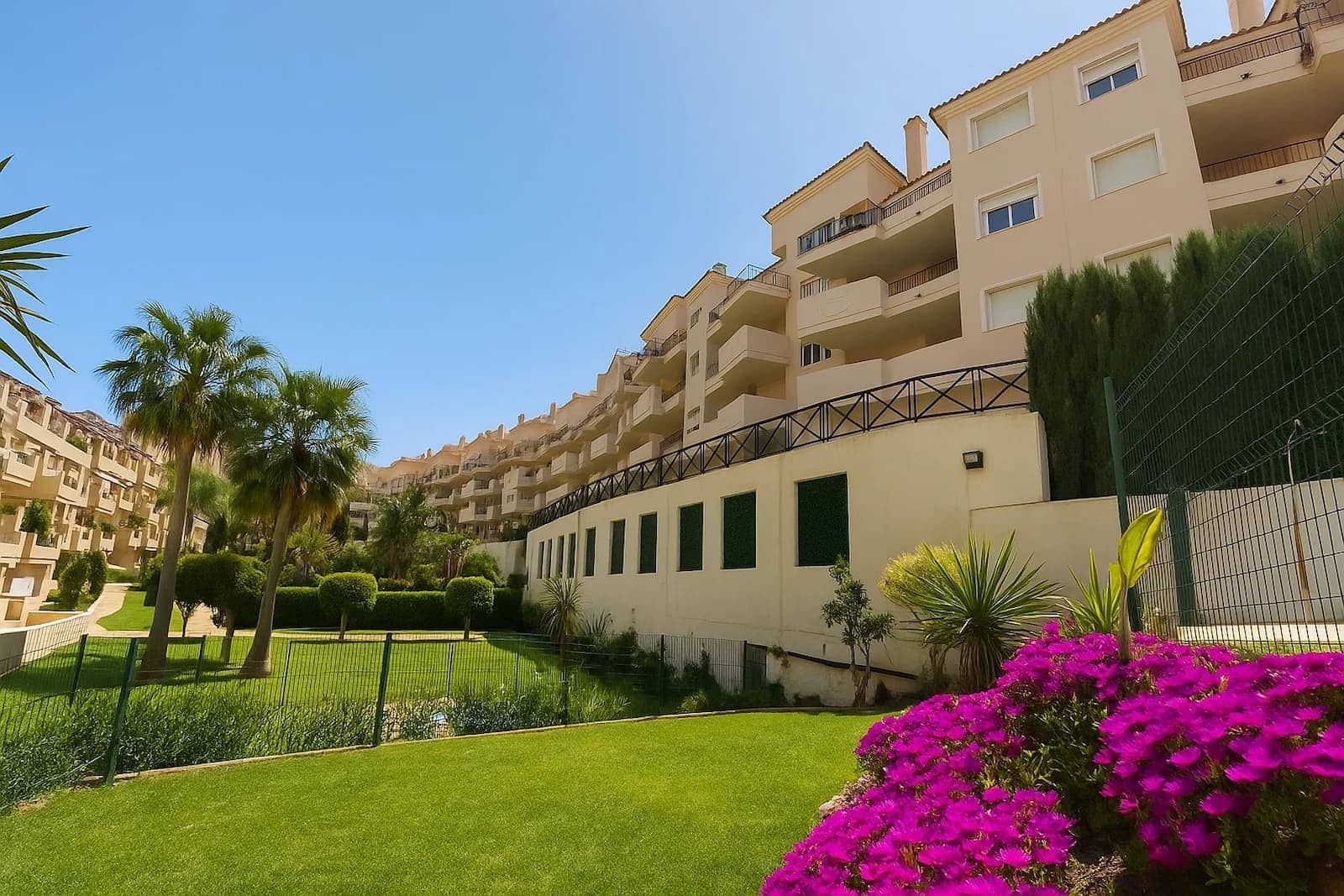 2 Zimmer Apartment zu verkaufen in Manilva mit Pool Garage - 270.000 € (Ref: 9655861)