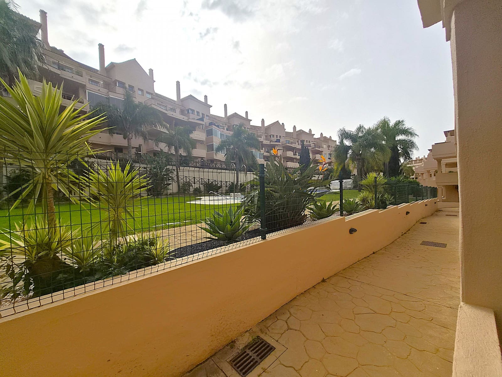 2 Zimmer Apartment zu verkaufen in Manilva mit Pool Garage - 270.000 € (Ref: 9655861)