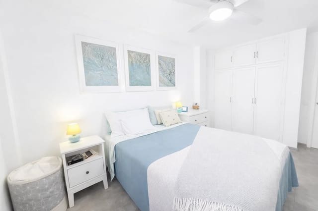 2 quarto Apartamento para venda em La Duquesa / Puerto de la Duquesa, Manilva - 310 000 € (Ref: 9659208)
