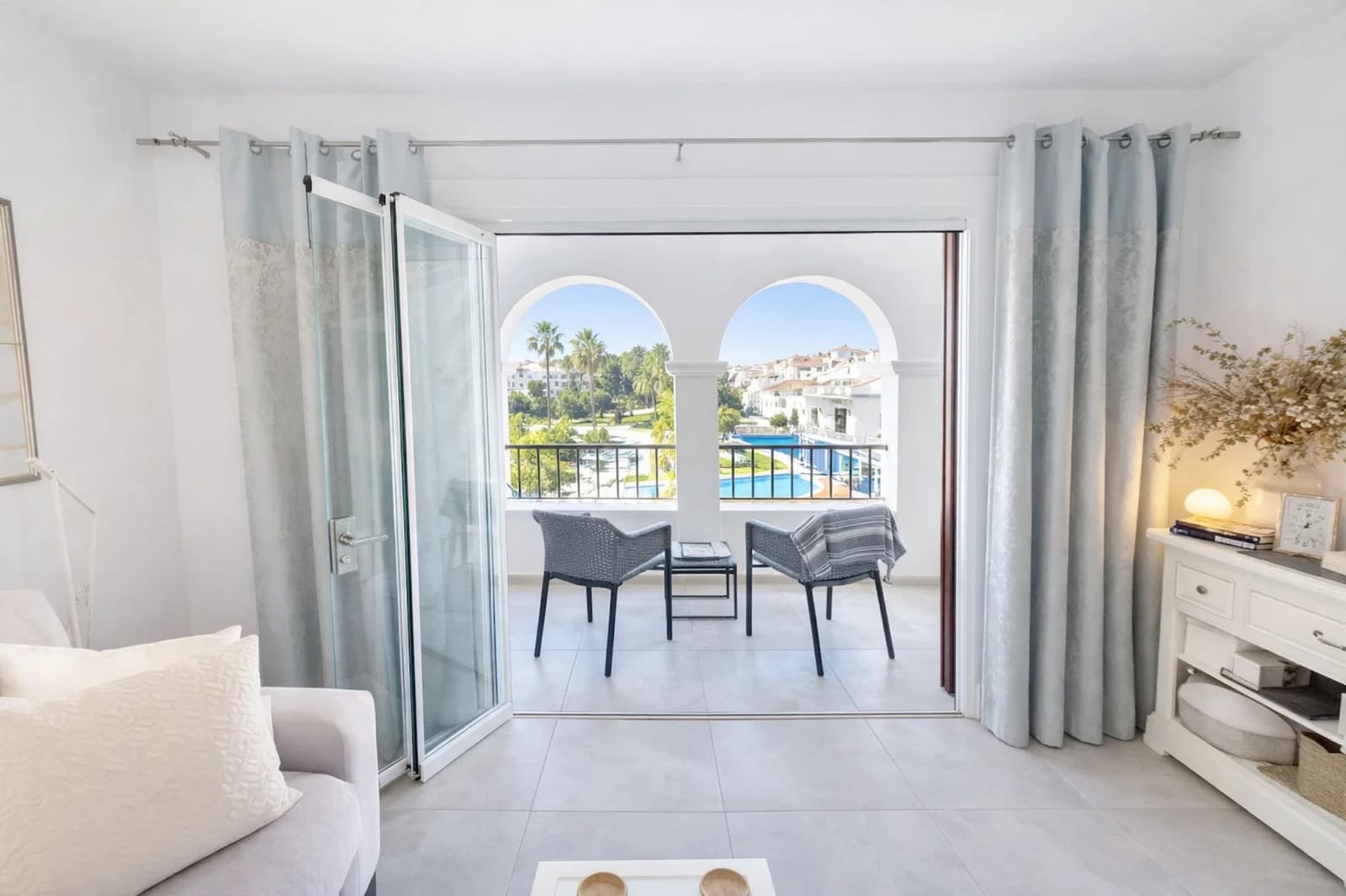2 Zimmer Apartment zu verkaufen in La Duquesa / Puerto de la Duquesa - 310.000 € (Ref: 9659208)