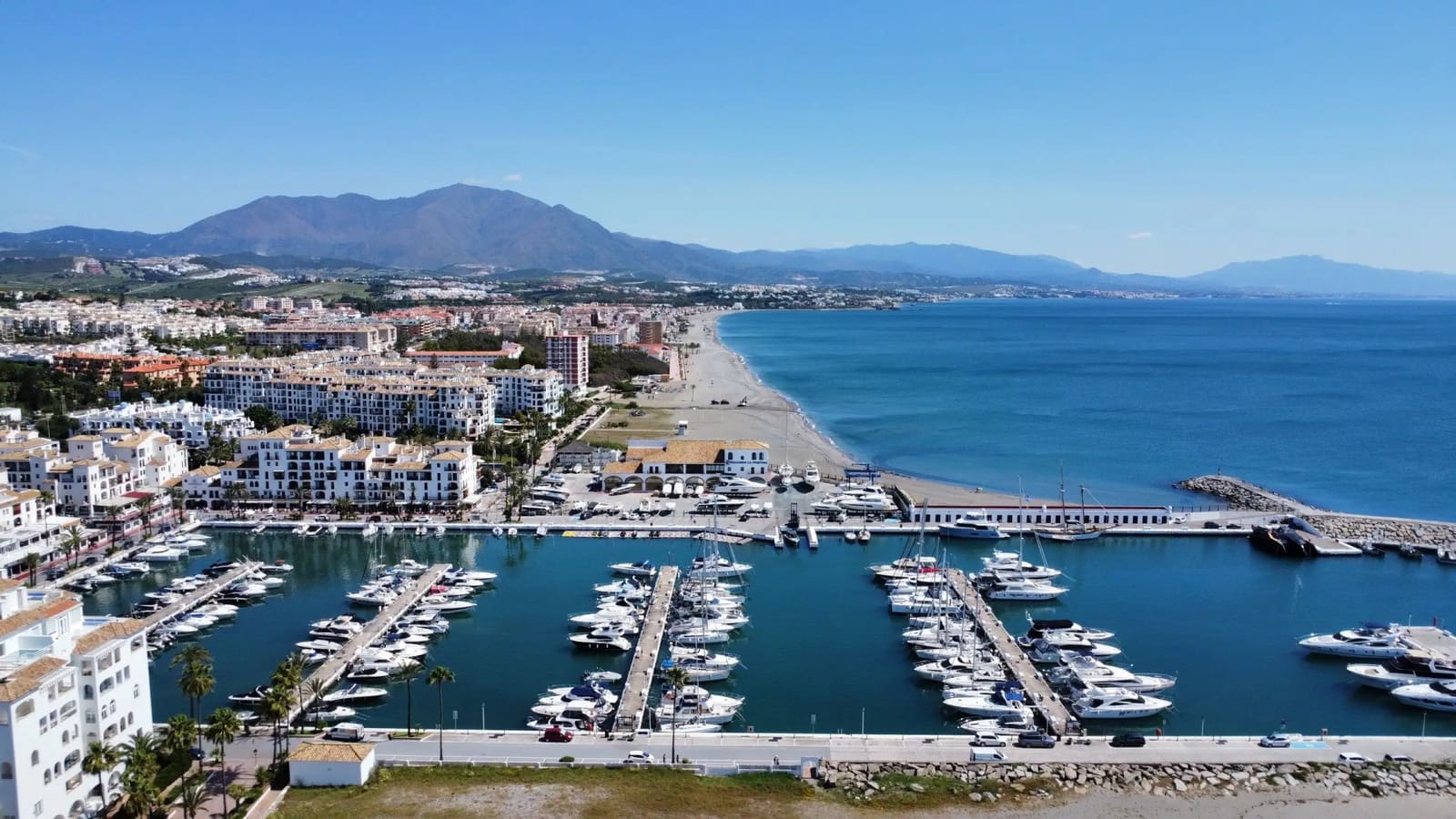 2 Zimmer Apartment zu verkaufen in La Duquesa / Puerto de la Duquesa - 310.000 € (Ref: 9659208)