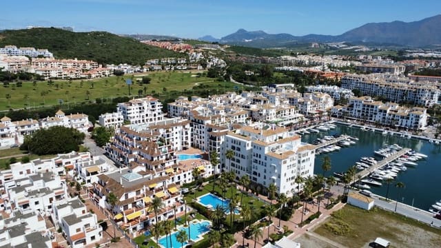 2 soveværelse Lejlighed til salg i La Duquesa / Puerto de la Duquesa, Manilva - € 310.000 (Ref: 9659208)