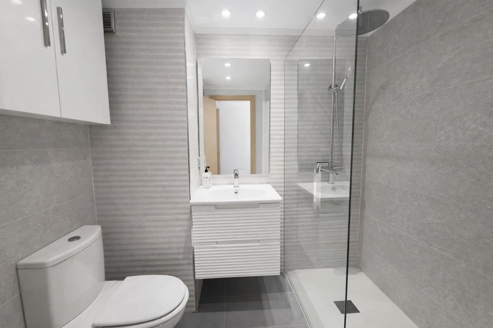 2 bedroom Apartment for sale in Casares with pool - € 265,000 (Ref: 9731876)