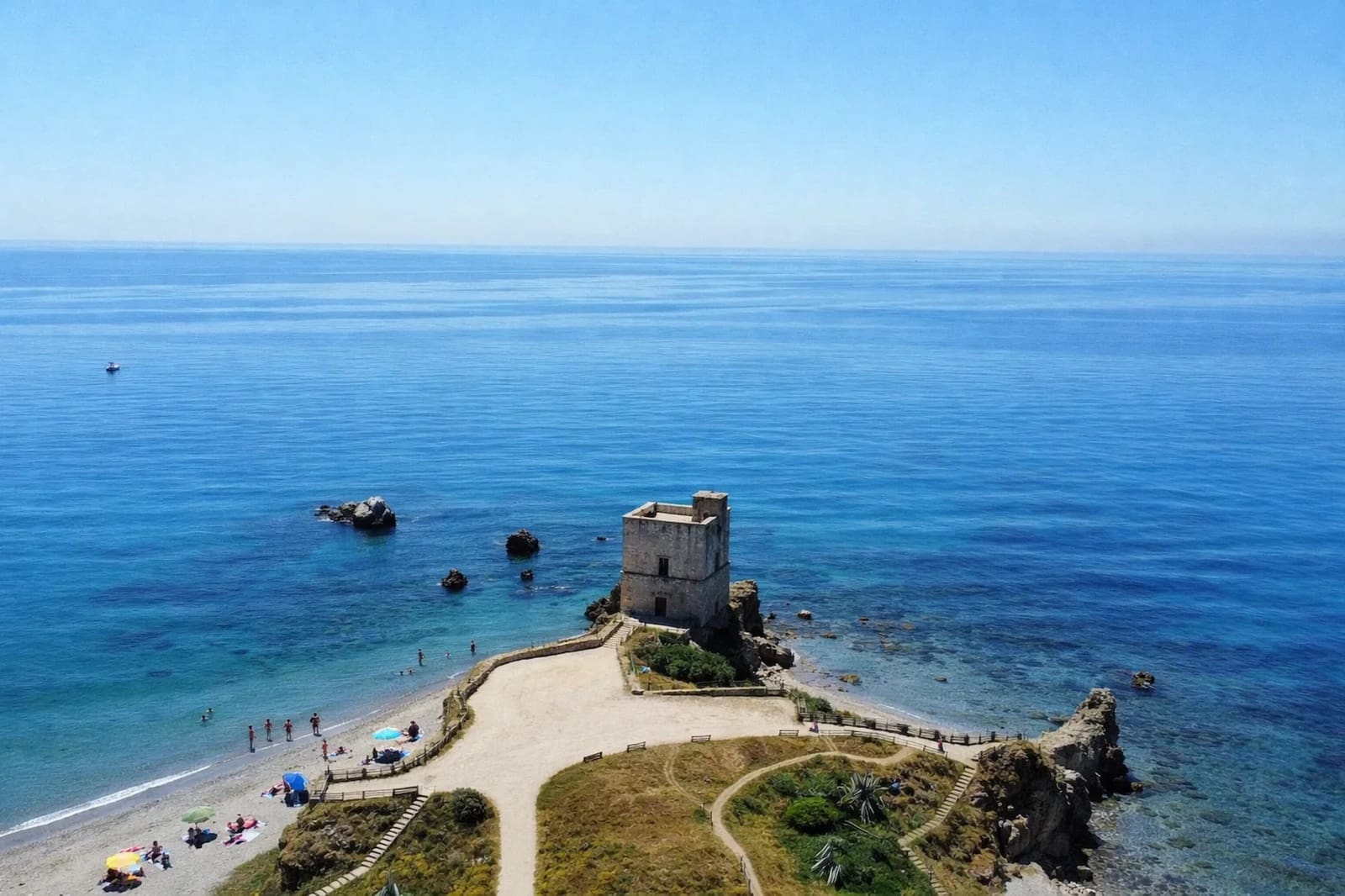 2 bedroom Apartment for sale in Casares with pool - € 265,000 (Ref: 9731876)