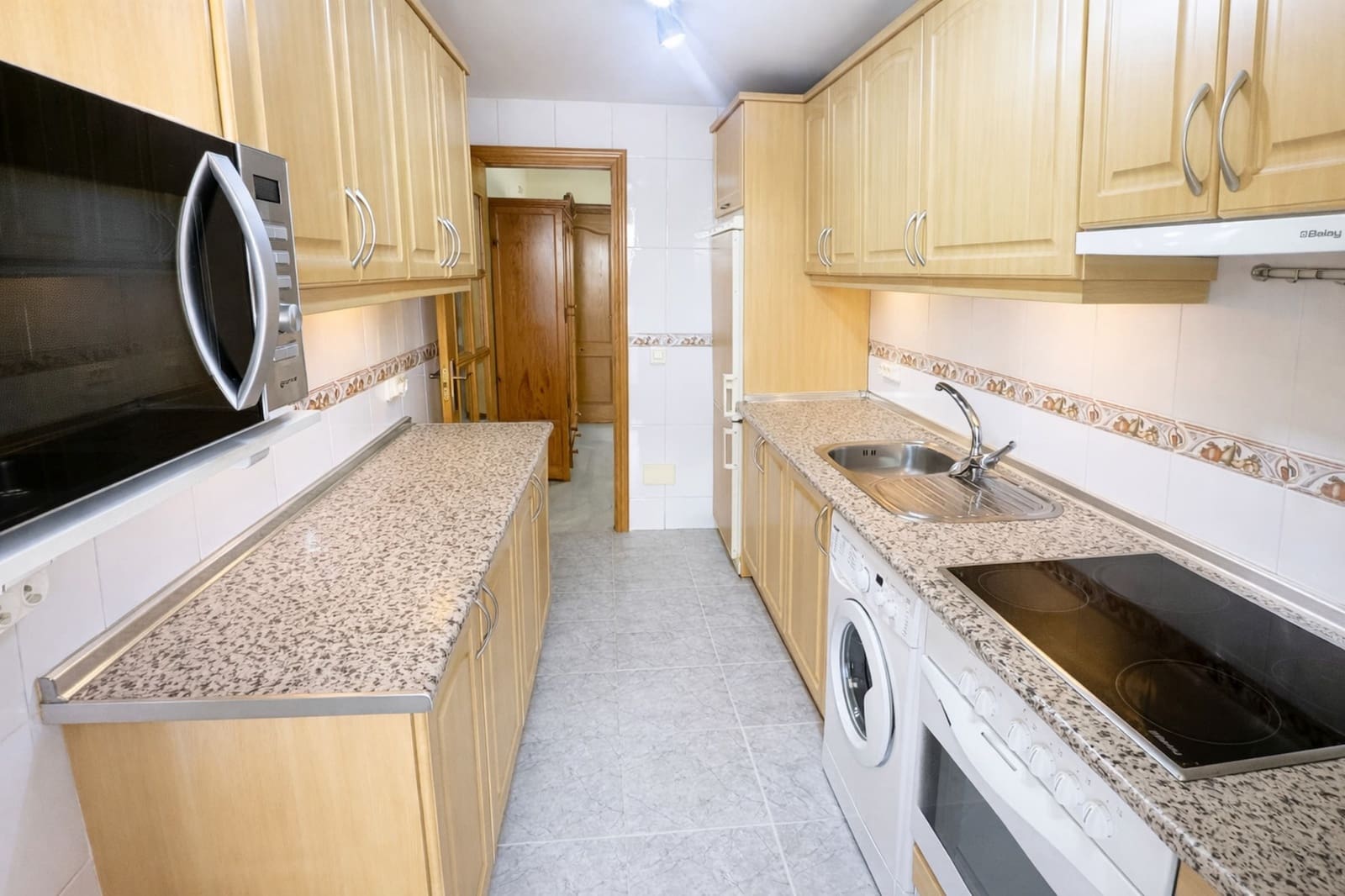 3 sovrum Lägenhet till salu i San Luis de Sabinillas med pool - 270 000 € (Ref: 9747740)