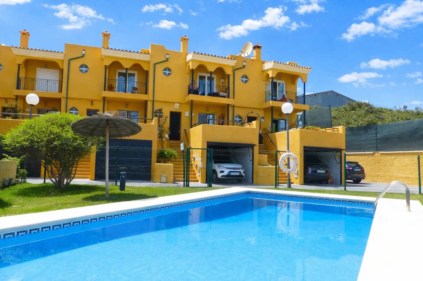 3 bedroom Townhouse for sale in Manilva with pool garage - € 335,000 (Ref: 9772835)
