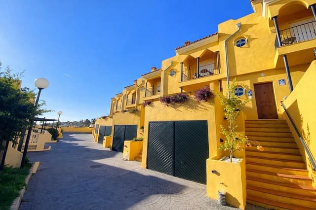 3 sovrum Hus till salu i Manilva med pool garage - 335 000 € (Ref: 9772835)