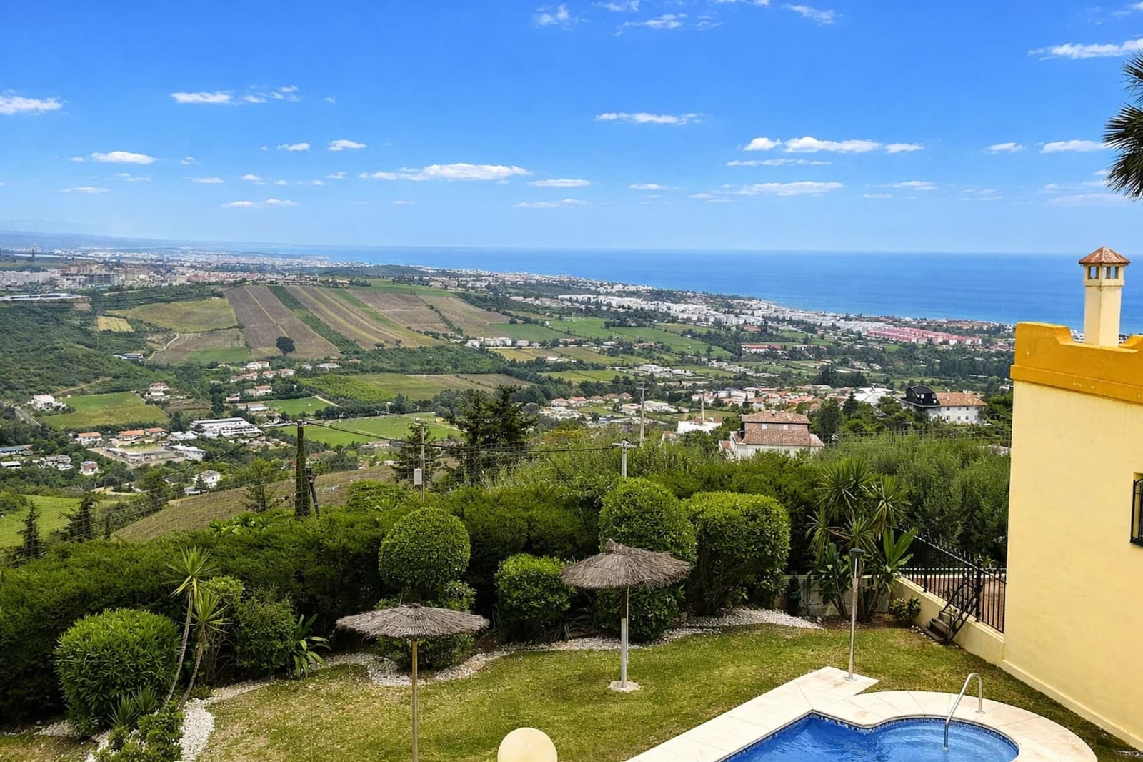 3 bedroom Townhouse for sale in Manilva with pool garage - € 335,000 (Ref: 9772835)