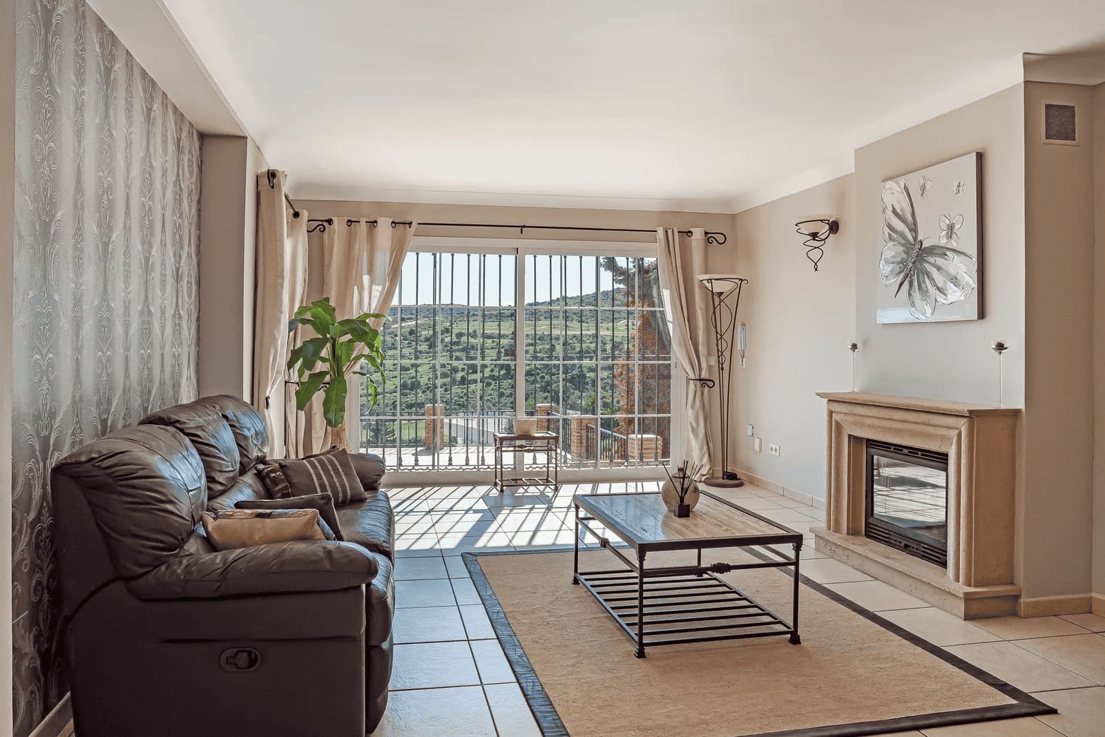 4 slaapkamer Villa te koop in Estepona met zwembad garage - € 1.500.000 (Ref: 9811403)