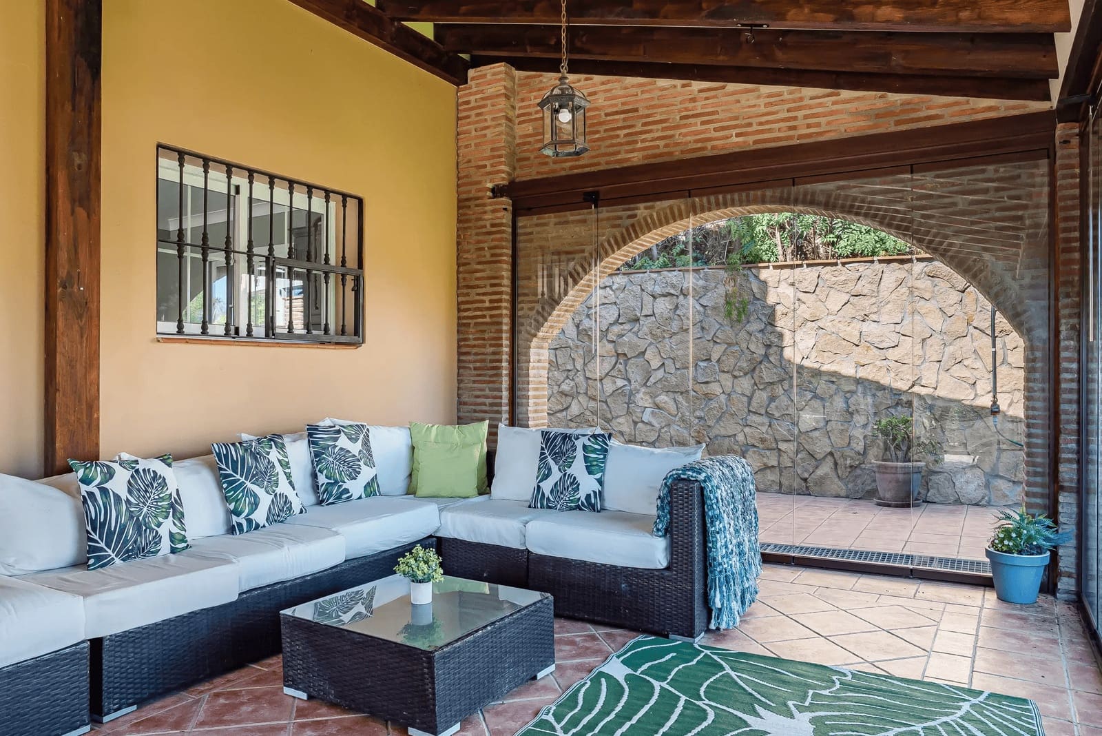 4 slaapkamer Villa te koop in Estepona met zwembad garage - € 1.500.000 (Ref: 9811403)