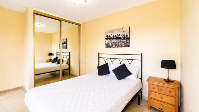 2 Zimmer Apartment zu verkaufen in Manilva mit Pool Garage - 275.000 € (Ref: 9813260)