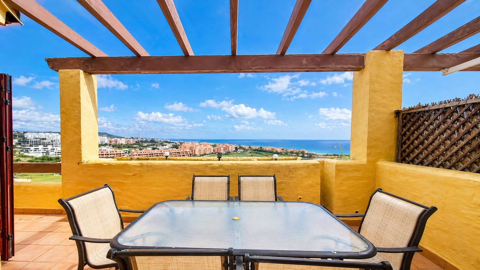 2 sovrum Lägenhet till salu i Manilva med pool garage - 275 000 € (Ref: 9813260)