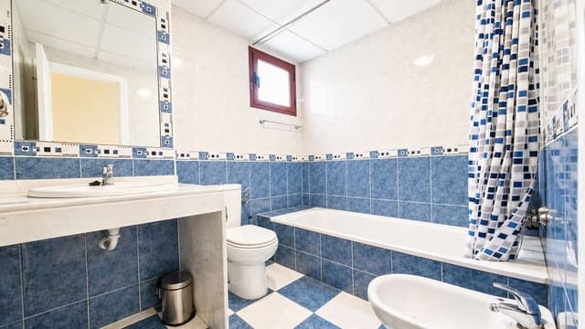 2 Zimmer Apartment zu verkaufen in Manilva mit Pool Garage - 275.000 € (Ref: 9813260)