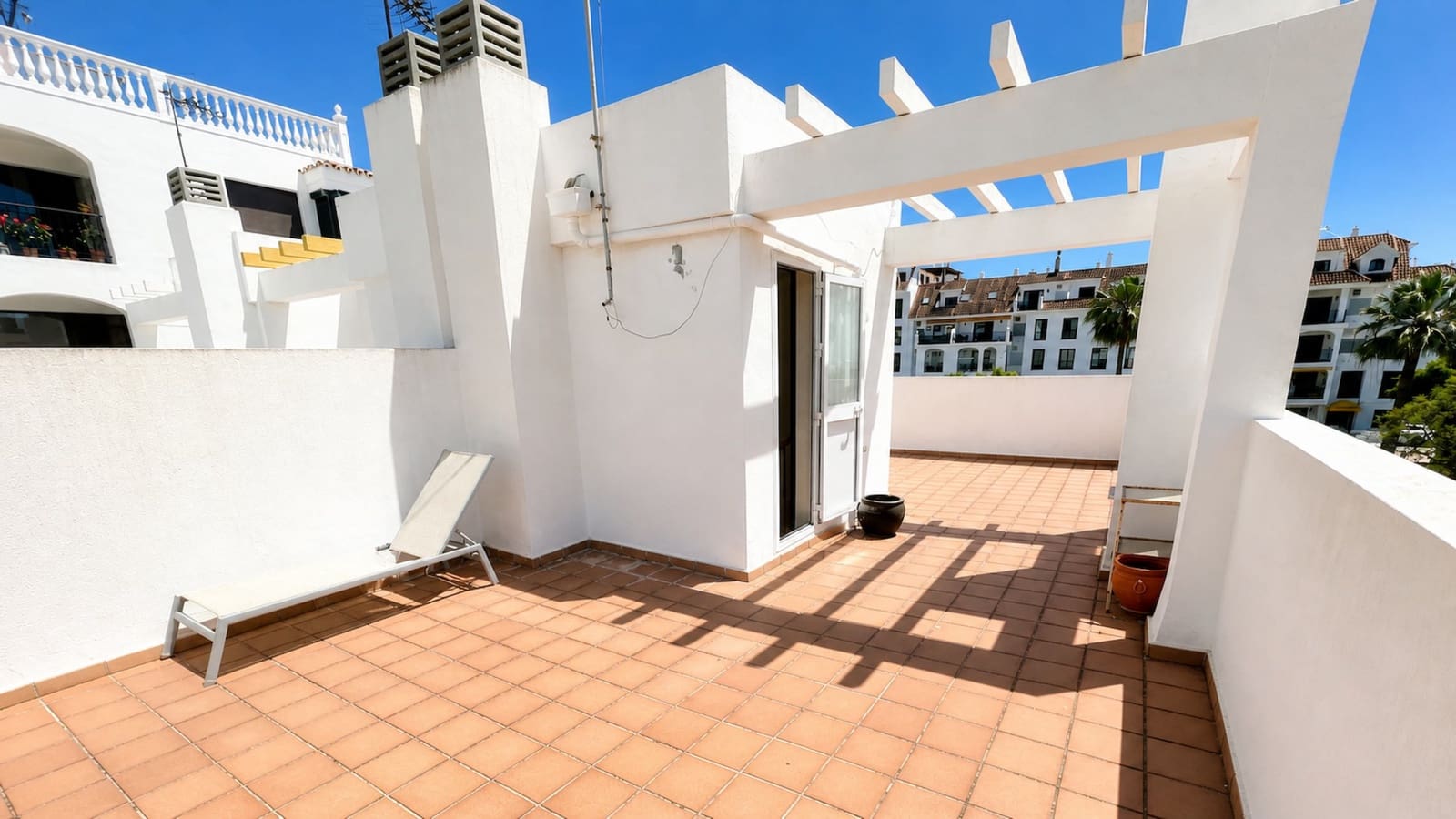 3 soveværelse Byhus til salg i La Duquesa / Puerto de la Duquesa med garage - € 375.000 (Ref: 9822425)