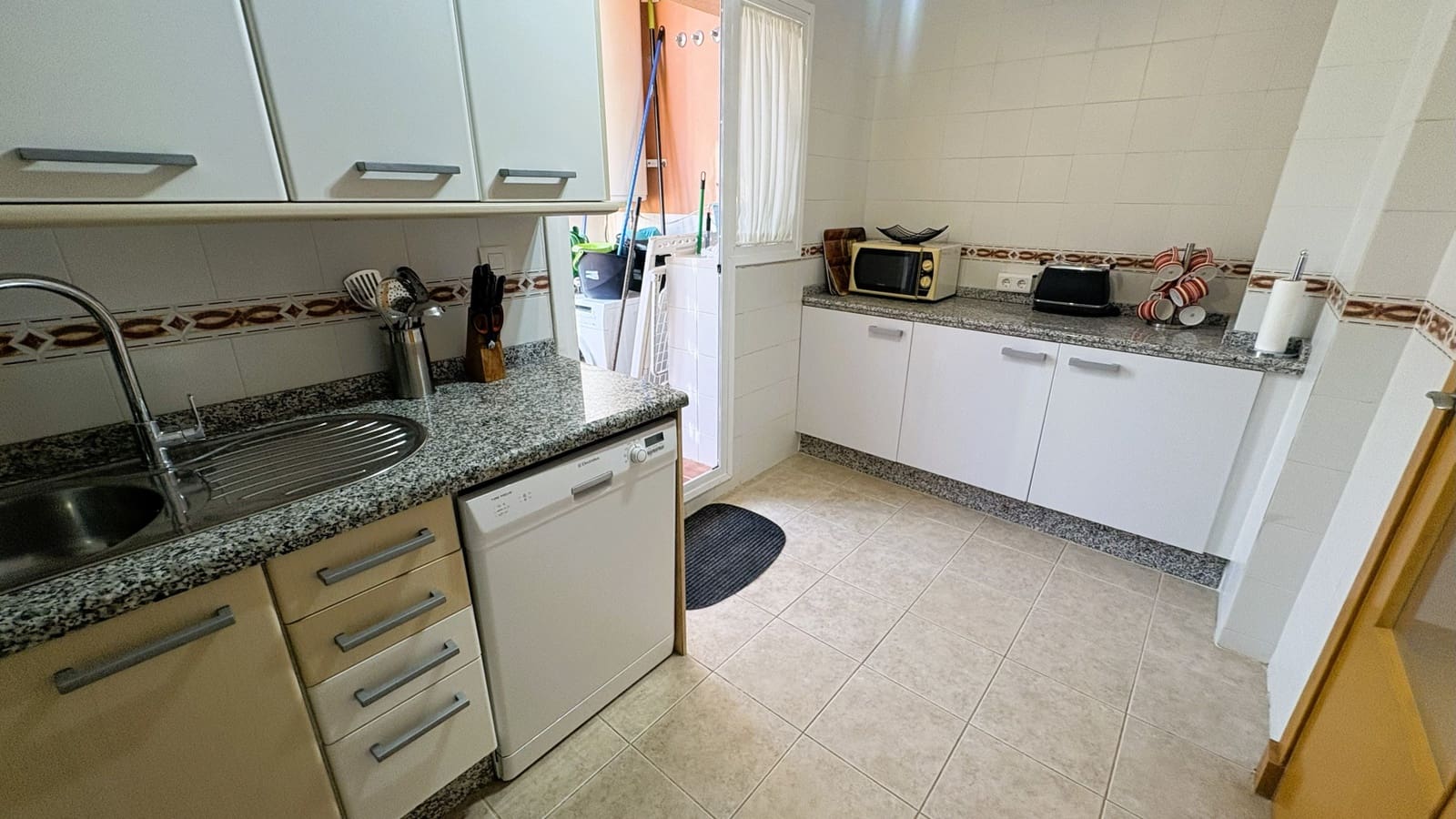 3 soveværelse Penthouse til salg i Casares med swimmingpool garage - € 355.000 (Ref: 9831294)