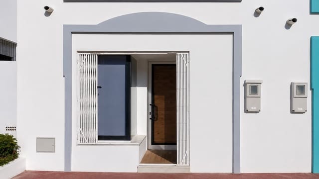 Local Commercial à vendre à Manilva - 125 000 € (Ref: 9851687)