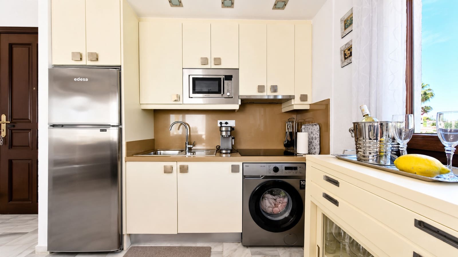2 slaapkamer Appartement te koop in La Duquesa / Puerto de la Duquesa - € 335.000 (Ref: 9868415)